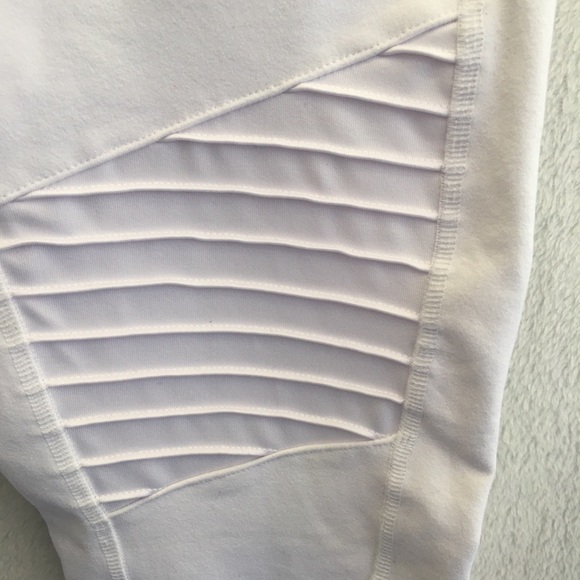 Alo yoga high rise moto leggings - Picture 5 of 9